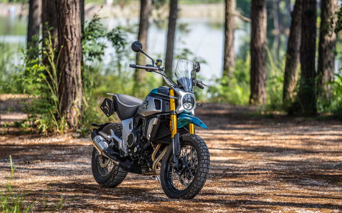 700CLX ADV